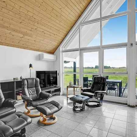 בית נופש Gorgeous Home In Romo With Sauna *